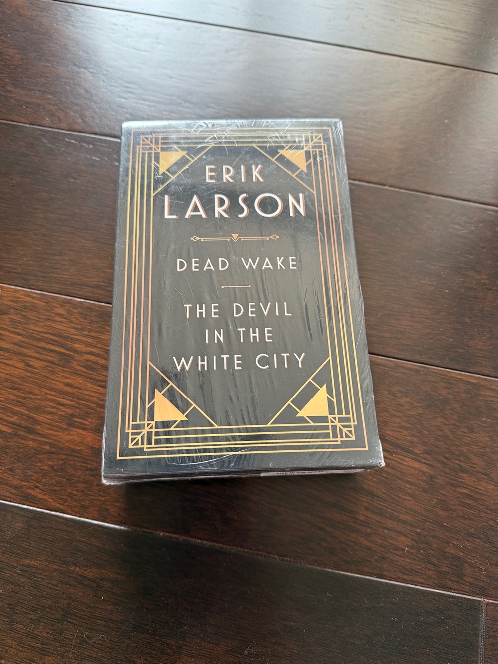 Dead Wake & The Devil in the White City book set